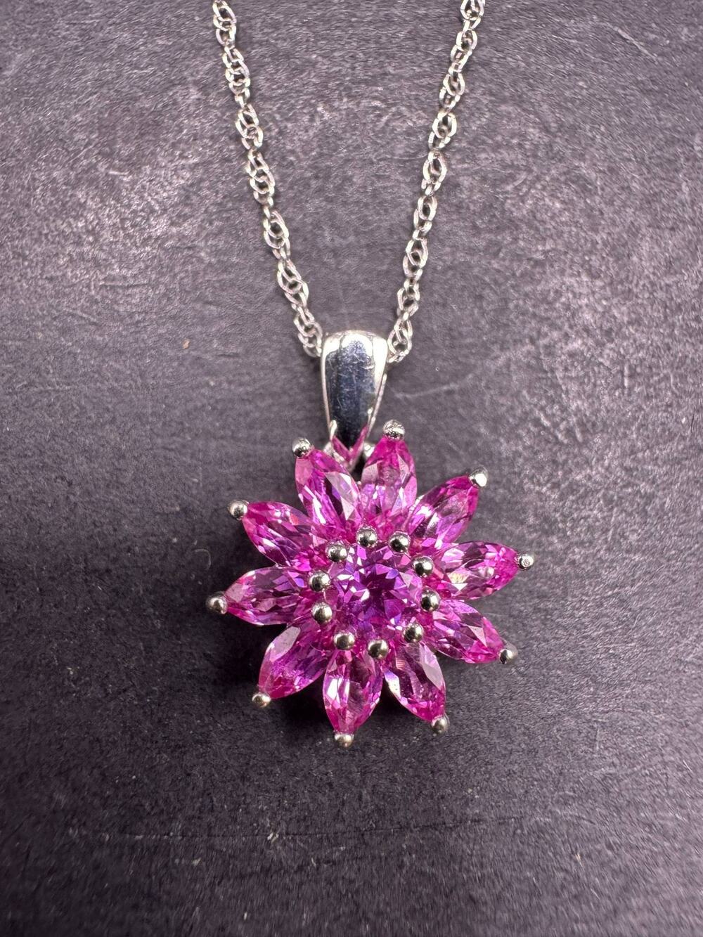 10k Gold Pink Gemstone Flower Pendant Necklace 1.82g Floral Statement Jewelry